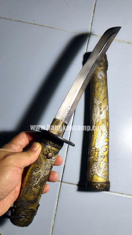 ดาบญี่ปุ่นลายมังกรเล่มเล็ก ฮาราคีรี กระไหล่เงิน ใบมีดเป็นเหล็กลาย (ใบมีดดามัสกัส)