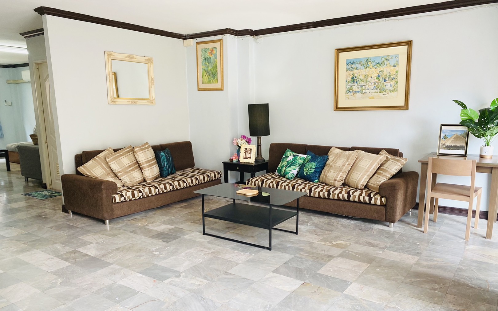 ให้เช่าทาวน์โฮม 4 ชั้น โครงการ รอยัล นครินทร์ วิลล่า 4 ห้องนอน 4 ห้องน้ำ +ห้องแม่บ้าน+ห้องเก็บของ จอดรถได้ 3 คัน