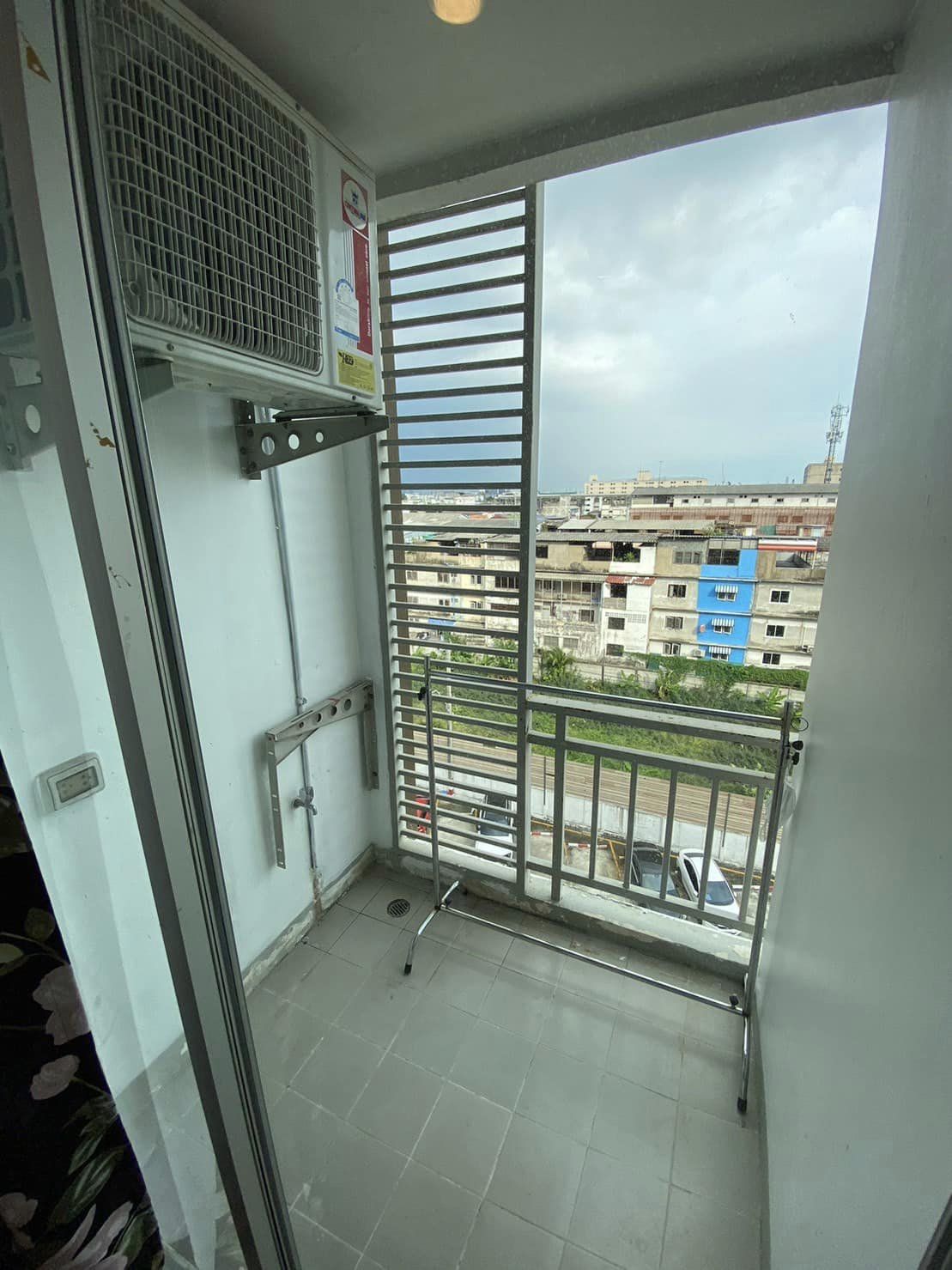 ให้เช่า / ขายคอนโด the kith sukhumvit 113 วัดด่าน 1 ห้องนอน ขนาด 28.5 ตึก C ห้อง 334/148 ชั้น 6 อาคาร 7 ชั้น อยู่ชั้น 6 ดีที่สุดในโครงการ