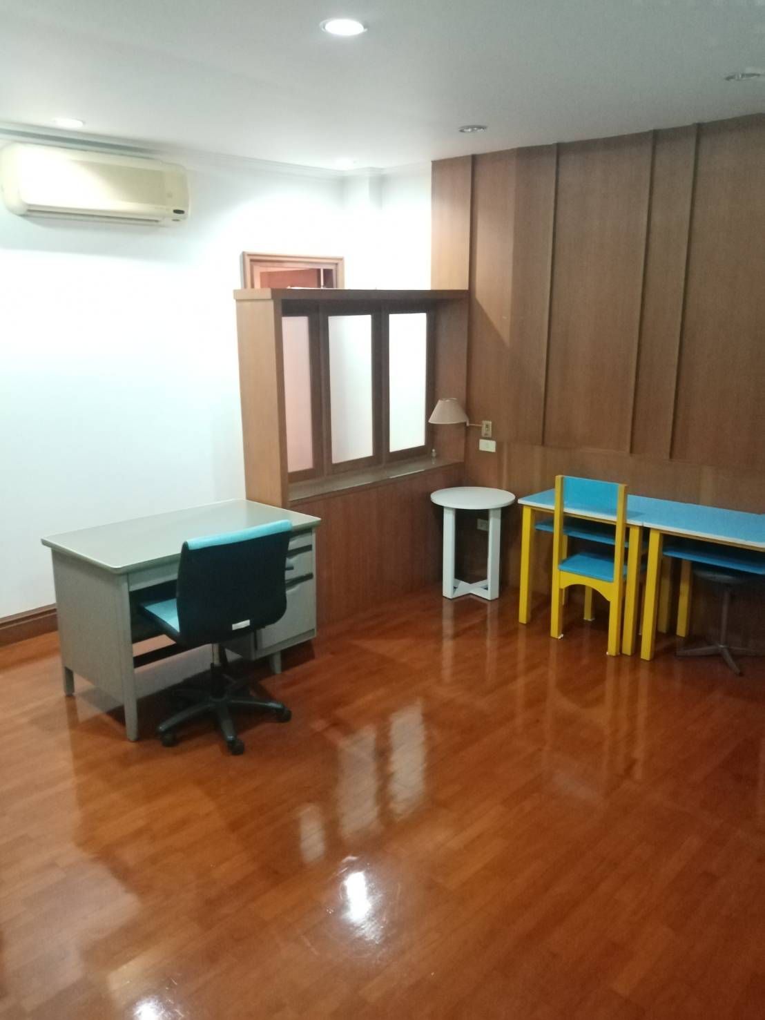 ขาย / ให้เช่าบ้านเดี่ยว 2 ชั้น ติดถนนพุทธมณฑล สาย 1 หมู่บ้านมหาดไทย 1 ขนาด 101 ตรว 4 ห้องนอน 5 ห้องน้ำ