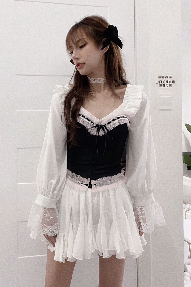 พรีออเดอร์ : ชุดเซ็ต 3 ชิ้น (ราคาแยกชิ้น) เสื้อแฟชั่นแขนยาวสีขาวคอกว้าง / เสื้อคอร์เซ็ท สีดำ / กระโปรงสีขาวตามแบบ
