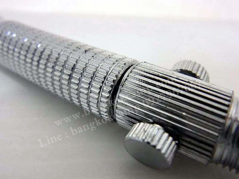 พวงกุญแจ ปากกา(ซ่อนมีด)...งานกลึงทองเหลือง รุ่นเก่า ใหม่เก่าเก็บอย่างดี (สภาพเหมือนใหม่) ...สีเงิน