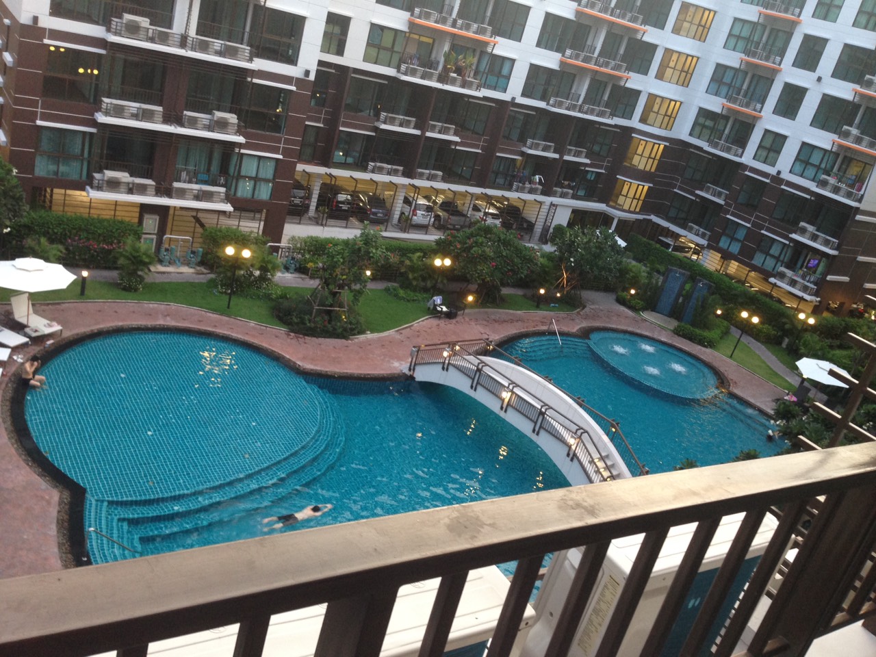 ให้เช่า คอนโด ซัมเมอร์ การ์เด้น summer garden 1 ห้องนอน ขนาด 32.4 ตรม. ชั้น 5 เฟอร์ครบ เครื่องใช้ไฟฟ้าพร้อม ห้องมุม วิวสระ มีฟิตเนส ราคา 10,000 ต่อเดือน