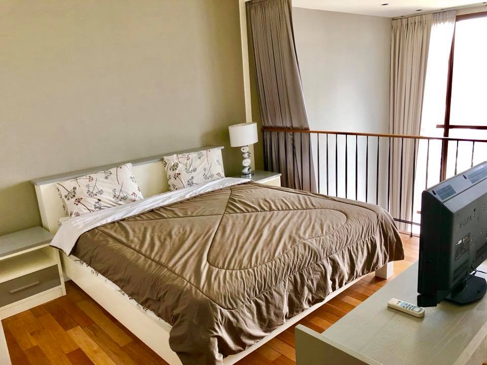 ให้เช่าคอนโด The Emporio Place (ดิ เอ็มโพริโอ เพลส) 1 ห้องนอน 1 ห้องน้ำ ห้องDuplex ขนาด 72.68 ตรม ชั้น18