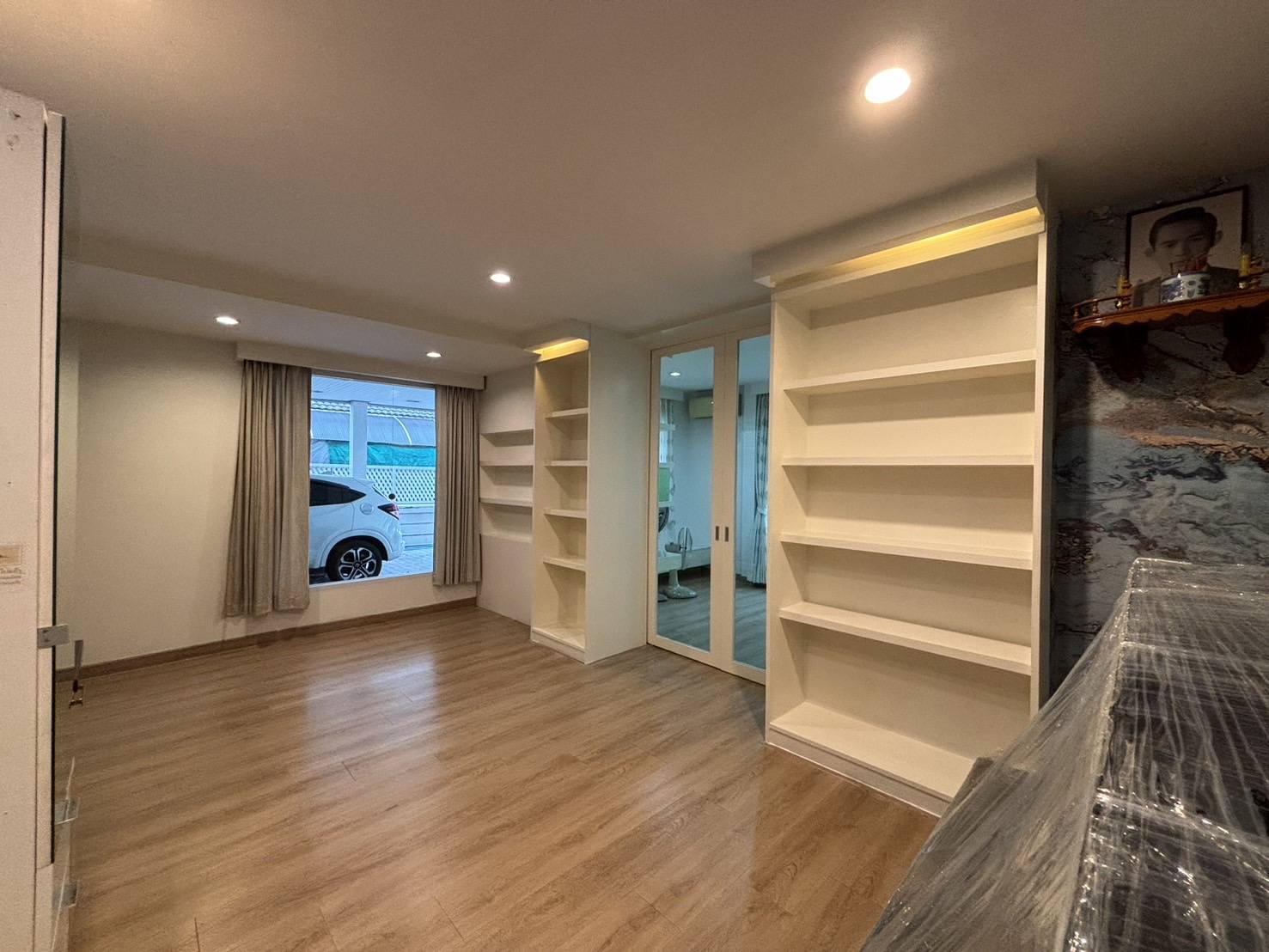 🏡 ให้เช่าบ้านเดี่ยวหรู หมู่บ้านบ้านลาดพร้าว Exclusive 📍 ถนนเลียบด่วนเอกมัย–รามอินทรา (ตรงข้าม The Crystal Park)