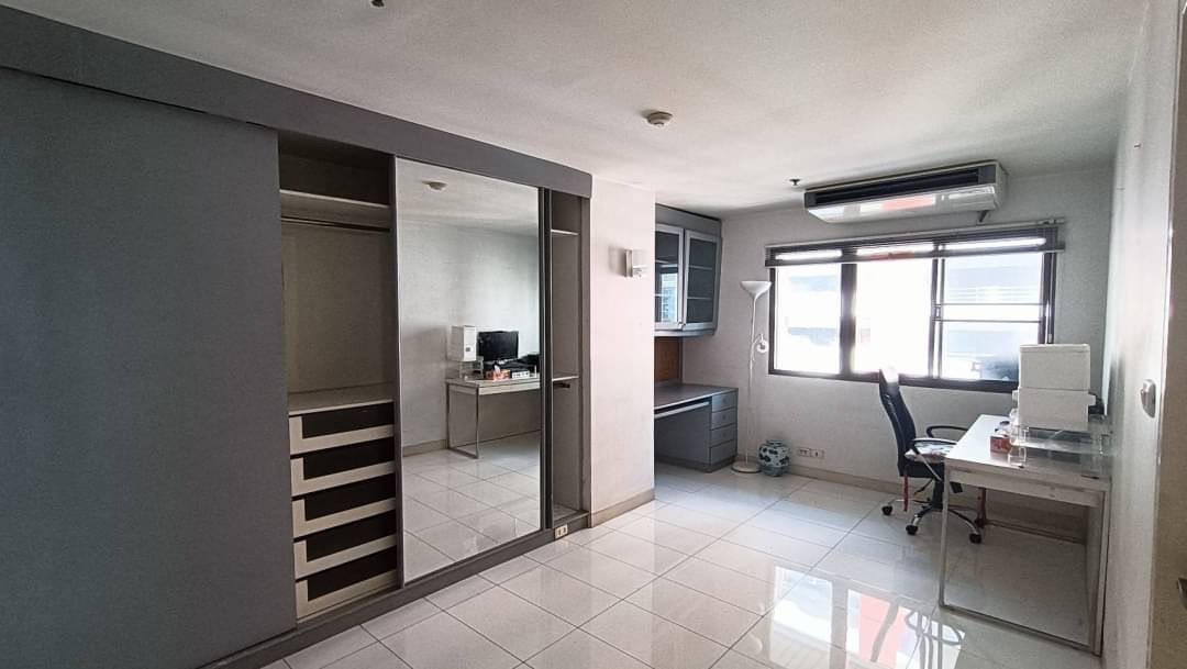 ให้เช่าคอนโด6 (รีเจ้นท์ รอยัล เพลส 2) แบบ 3 ห้องนอน 3 ห้องน้ำ 1 ห้อง maid ขนาด 186 ตารางเมตร