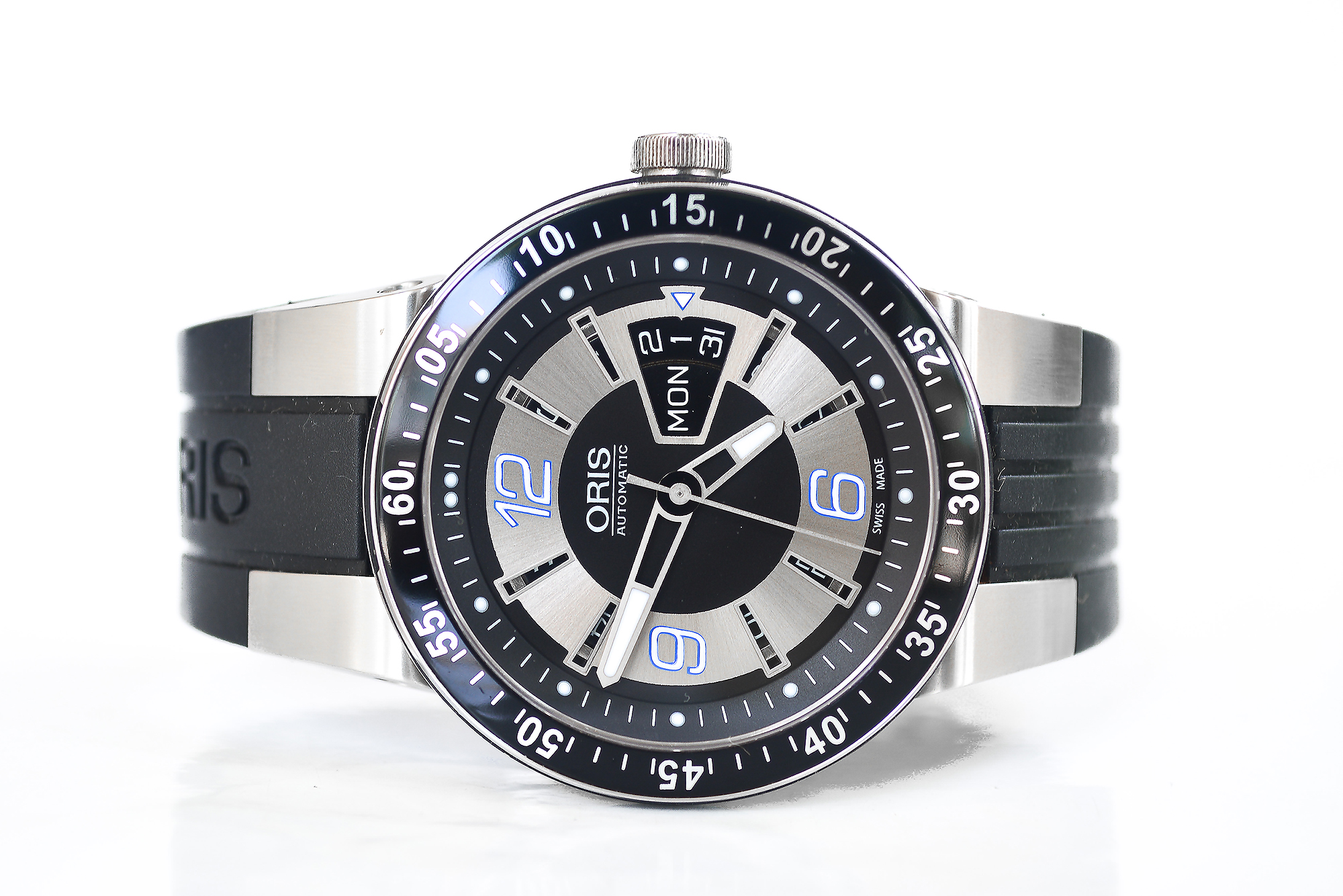 Oris Williams F1 Team Day-Date สายยาง (Sold)