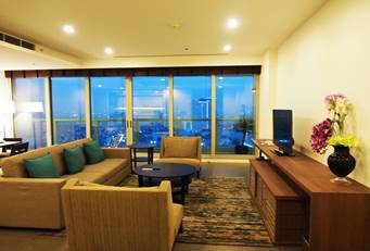 Klapsons The River Residences Bangkok, Three Bedroom (150 sqm.) at THB 120,000 net per month **more than 6 months contract at THB 100,000 net per month** Can stay until 1 Feb 2016 **Ready to move in**