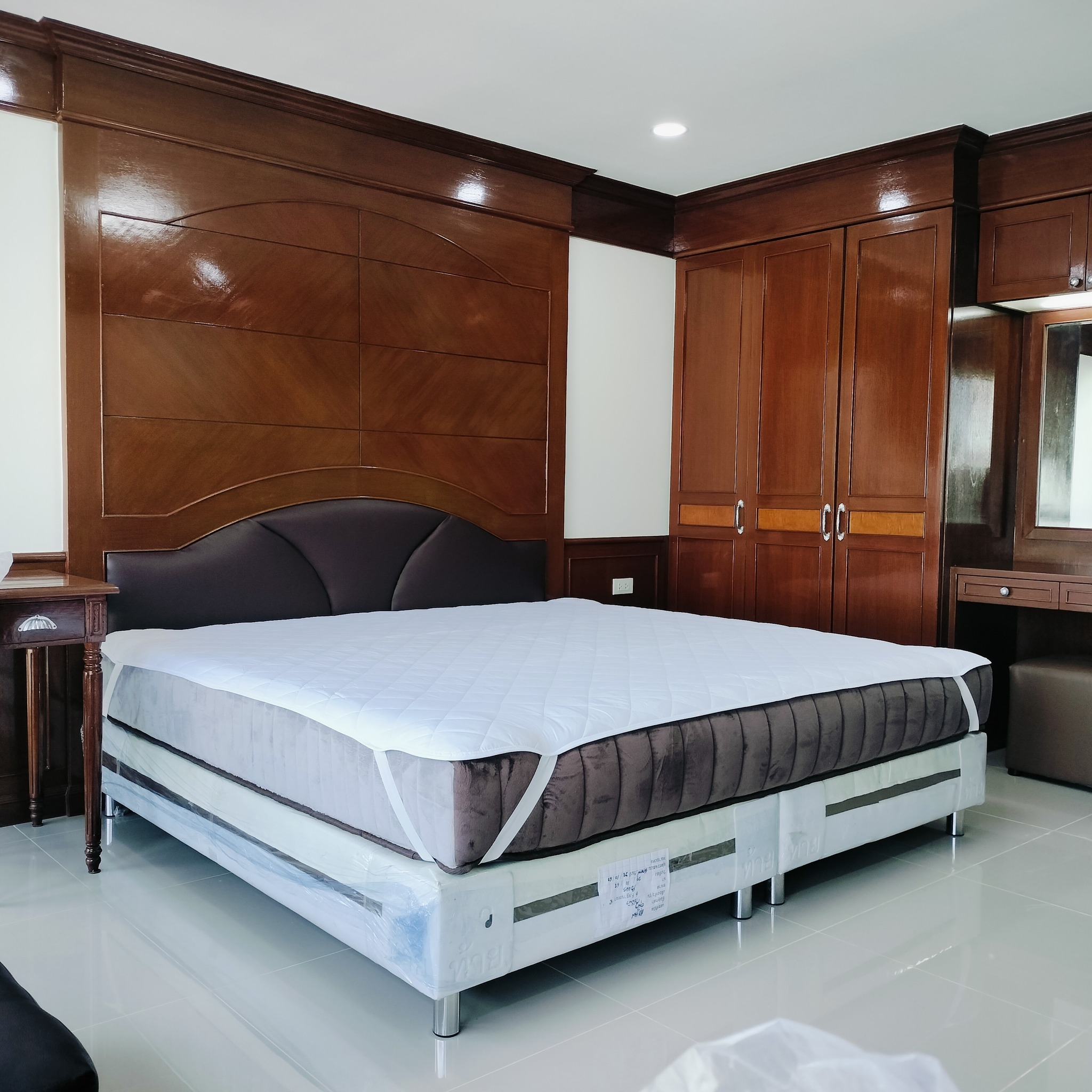 ให้เช่าคอนโด สุขุมวิท สวีท / For Rent Sukhumvit Suite (English below)