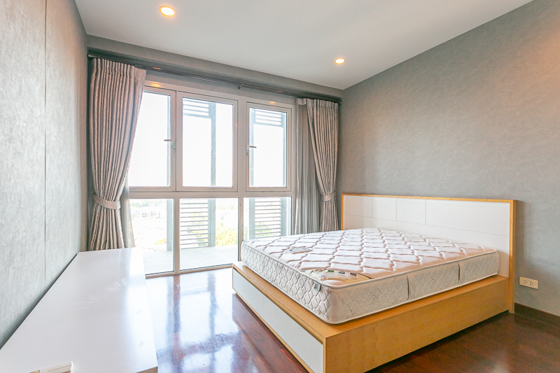 ขายคอนโด The Star Estate @ Narathiwas (เดอะ สตาร์ เอสเตท แอท นราธิวาสราชนครินทร์ ) 4 ห้องนอน 3 ห้องน้ำ
