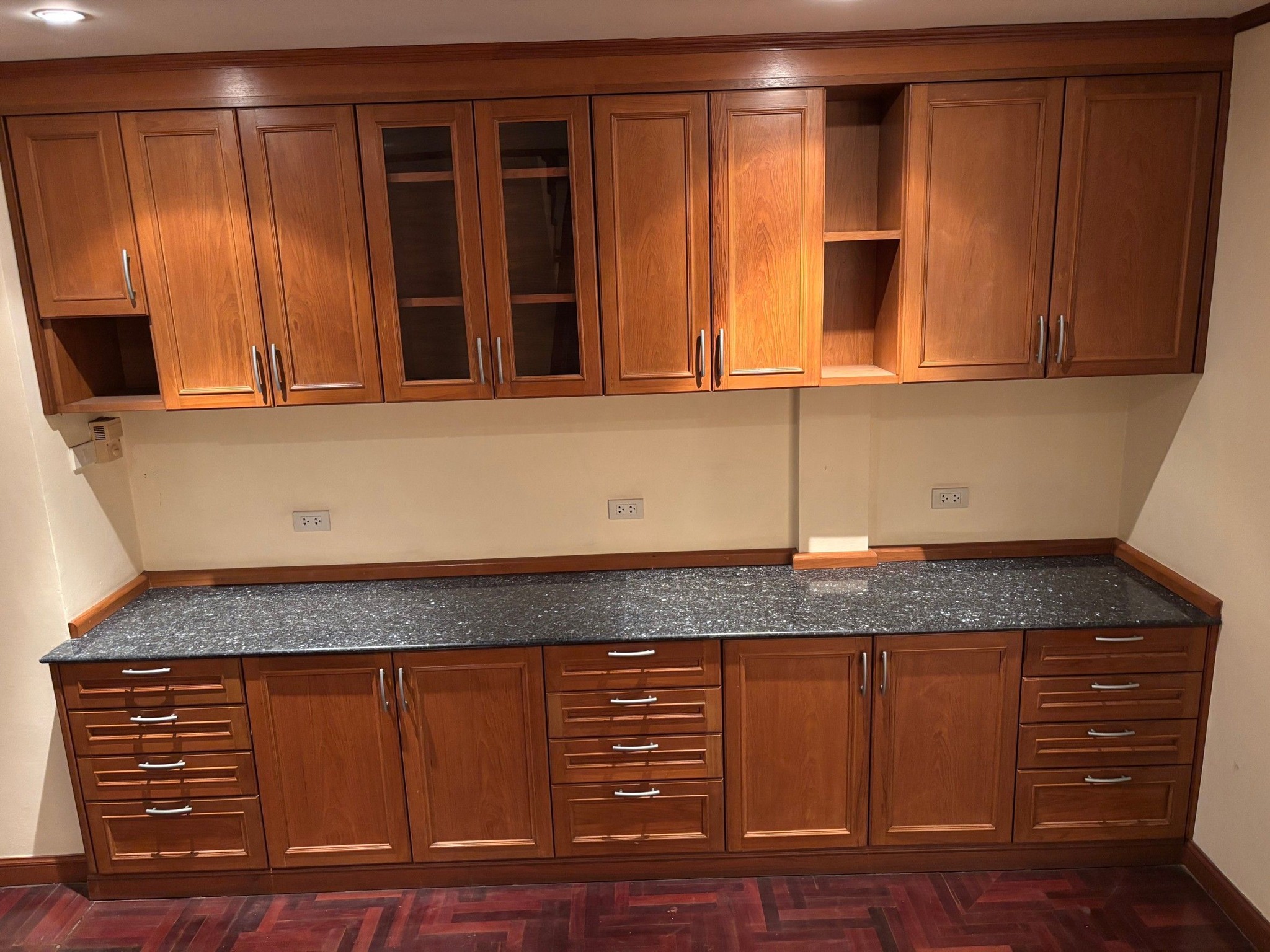 ขาย หรือ ให้เช่า ทาวน์เฮ้าส์ 4 ชั้น ม.ราชาวิลล่า ลาดพร้าว 67/2 (Racha Villa Ladprao 67/2) 📍 ใกล้รถไฟฟ้าสายสีเหลือง สถานีลาดพร้าว 71 (กำลังเปิดให้บริการ)