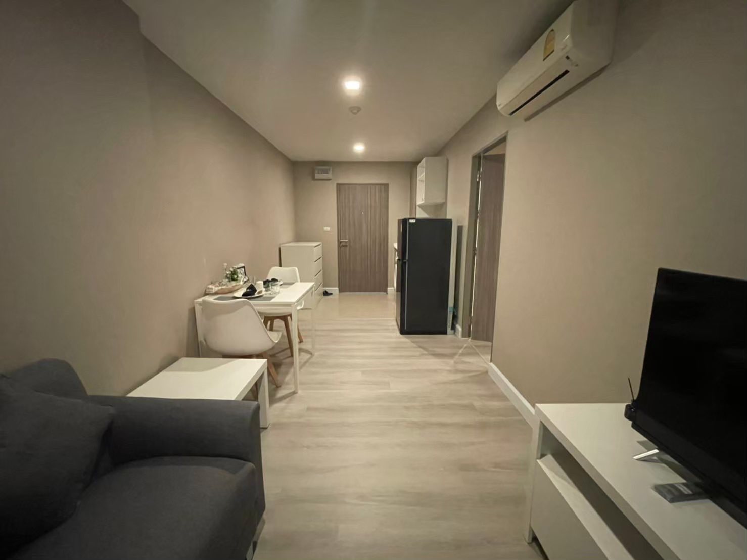 ขาย/ให้เช่า คอนโด Metro Luxe Ratchada (เมโทรลักซ์ รัชดา) 📍 ทำเลดี เดินเพียง 400 เมตรถึง MRT ห้วยขวาง / ใกล้ MRT สุทธิสาร