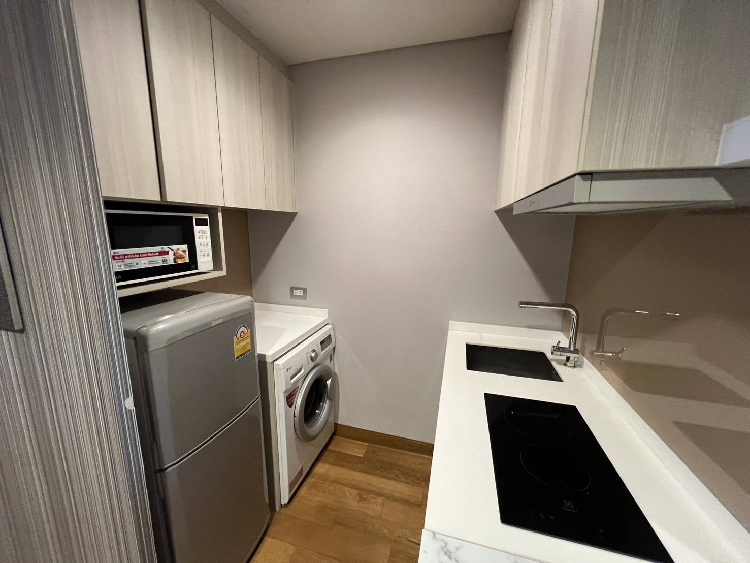 ให้เช่าคอนโด LPN 24 (Lumpini Suite Sukhumvit 24) 📍 ใกล้ BTS พร้อมพงษ์ เพียง 700 เมตร / ใกล้ MRT ศูนย์การประชุมแห่งชาติสิริกิติ์ เดินทางสะดวกทุกทิศ!