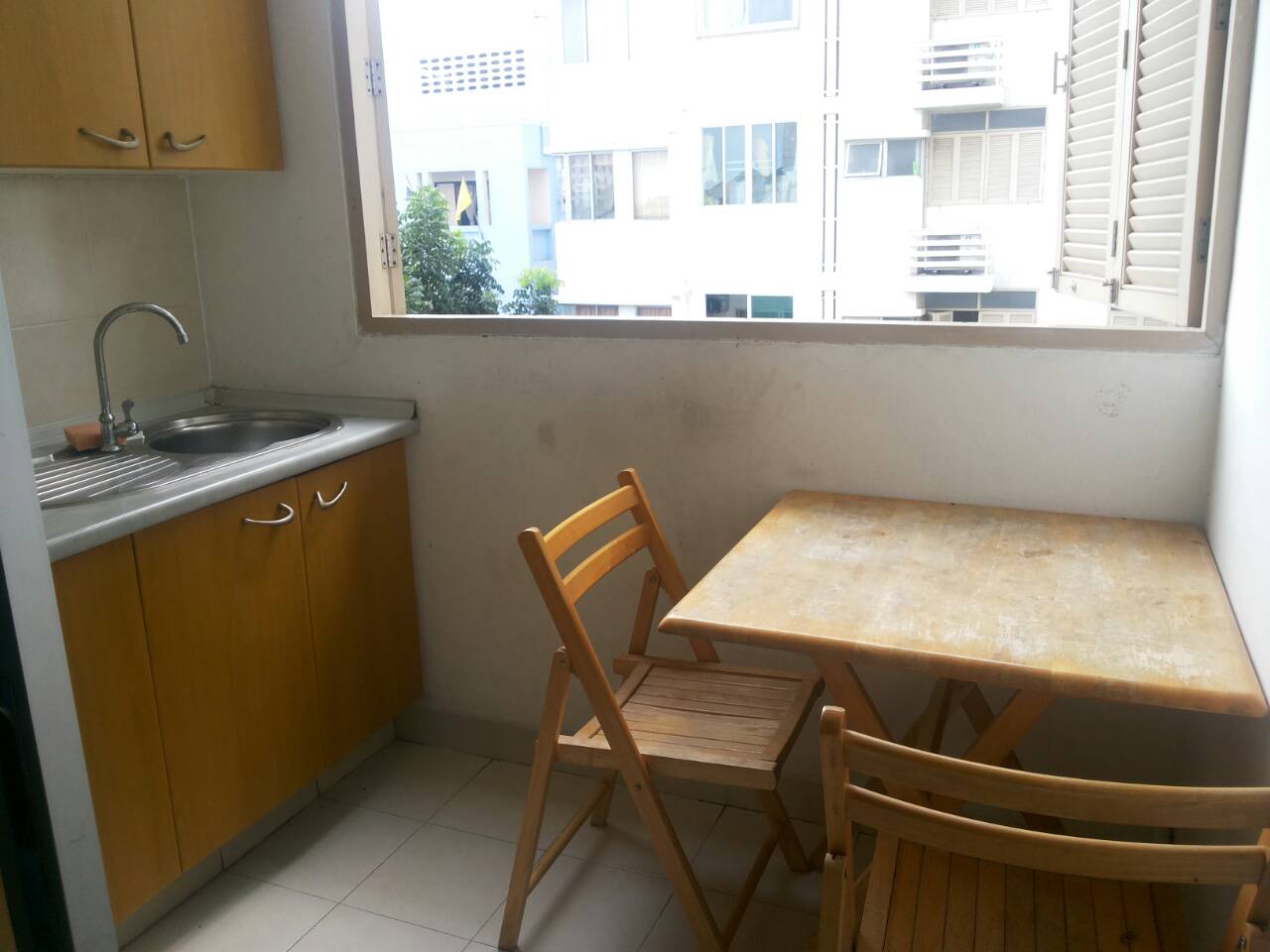 ให้เช่าคอนโดซิตี้โฮมรัชดา 10 (City Home Ratchada) ซอย 10 ราคา 8000บ./เดือนให้เช่า ห้อง Studio 30 ตร.ม. 1 ห้องน้ำ, 1 ห้องครัว ห้องครัวกั้นเป็นสัดส่วน ตึก A1 ชั้น 4