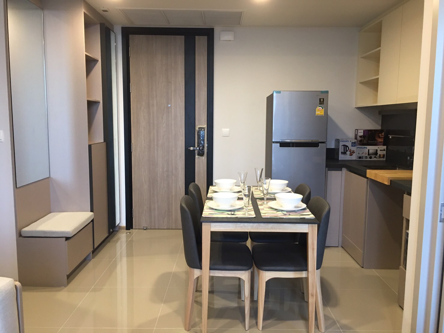 ให้เช่าคอนโด OKA HAUS Sukhumvit 36 (คอนโด โอกะ เฮ้าส์ สุขุมวิท 36 ) 2 ห้องนอน 2 ห้องน้ำ (มีอ่างอาบน้ำ) ขนาด 50 ตรม ชั้น 37 วิวแม่น้ำ