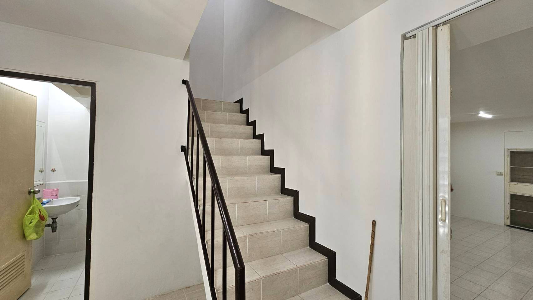 ให้เช่าบ้าน หมู่บ้าน ไรมอนด์พาร์ค บางพลี (Raimon Park Bang Phli) ซ.8 พร้อมเข้าอยู่ได้เลย ซอยต้นๆของโครงการ