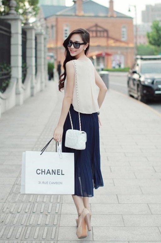 maxi dress - เดรสยาวผ้าชีฟอง แขนกุด สีน้ำเงิน สีเบจ กระโปรงอัดพลีท จั๊มเอว น่ารัก ใส่เที่ยว ทำงาน Asia Street Fashion