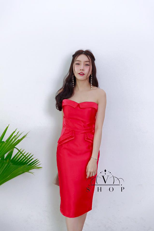 ชุดออกงาน ชุดไปงานแต่งงานสีแดง เดรสเกาะอก ผ้าไหมเทียม ลุคสวยหรู เซ็กซี่