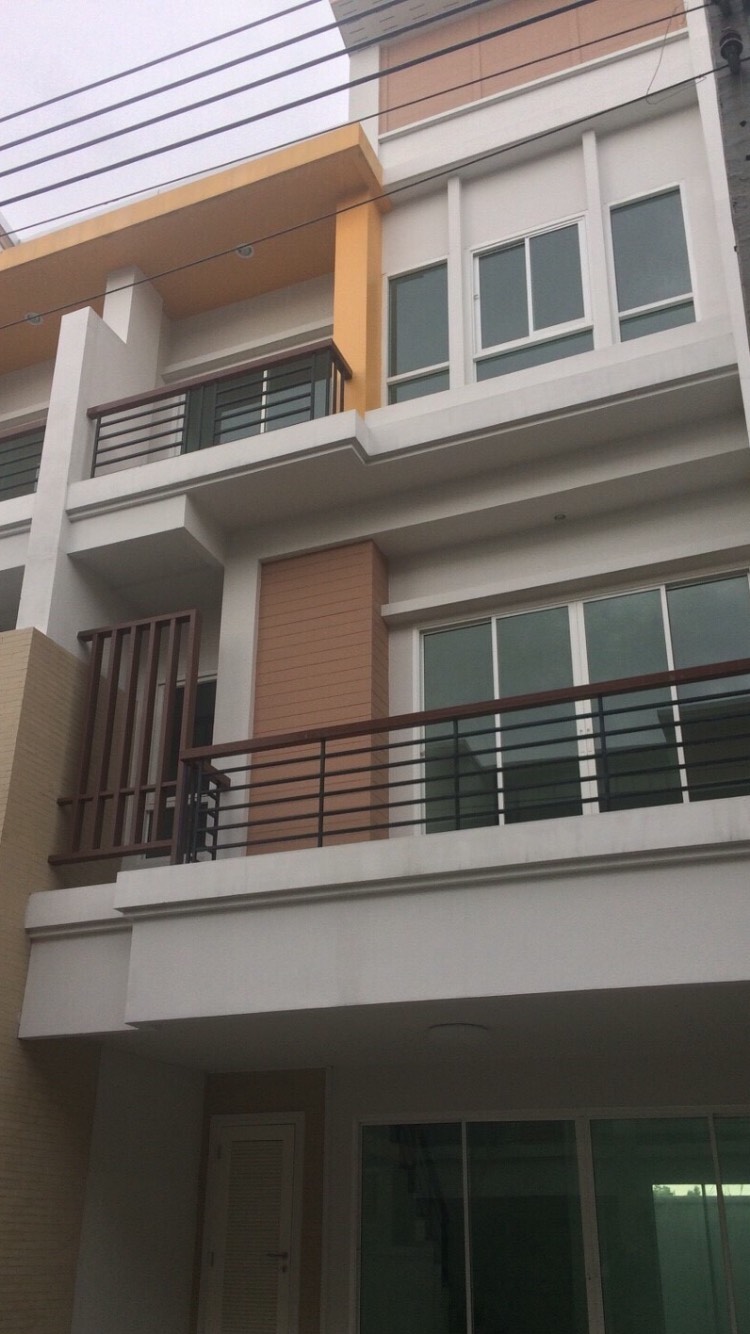 ขาย / ให้เช่าทาวน์โฮม 3 ชั้น โครงการ ภณาสิริ เรสซิเด้นซ์ เกษตร-นวมินทร์ PANASIRI RESIDENCES KASET-NAWAMIN มี 2 คูหาติดกัน