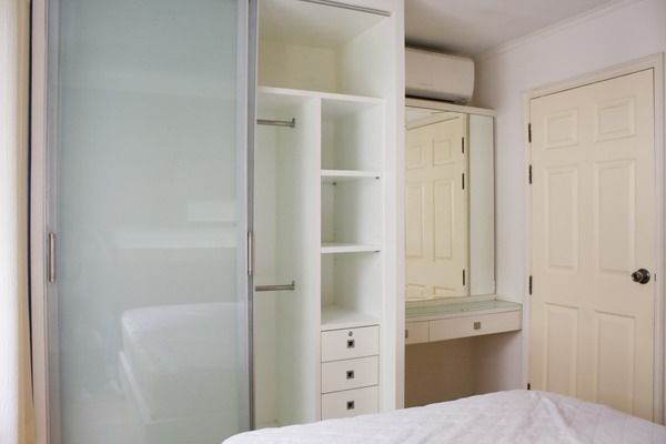 ให้เช่าคอนโด ลุมพินี ศูนย์วัฒนธรรม Lumpini Ville Cultural Center ห้อง 1 ห้องนอน 1 ห้องน้ำ พื้นที่ 35 ตรม เฟอร์นิเจอร์ Build in ทั้งห้อง