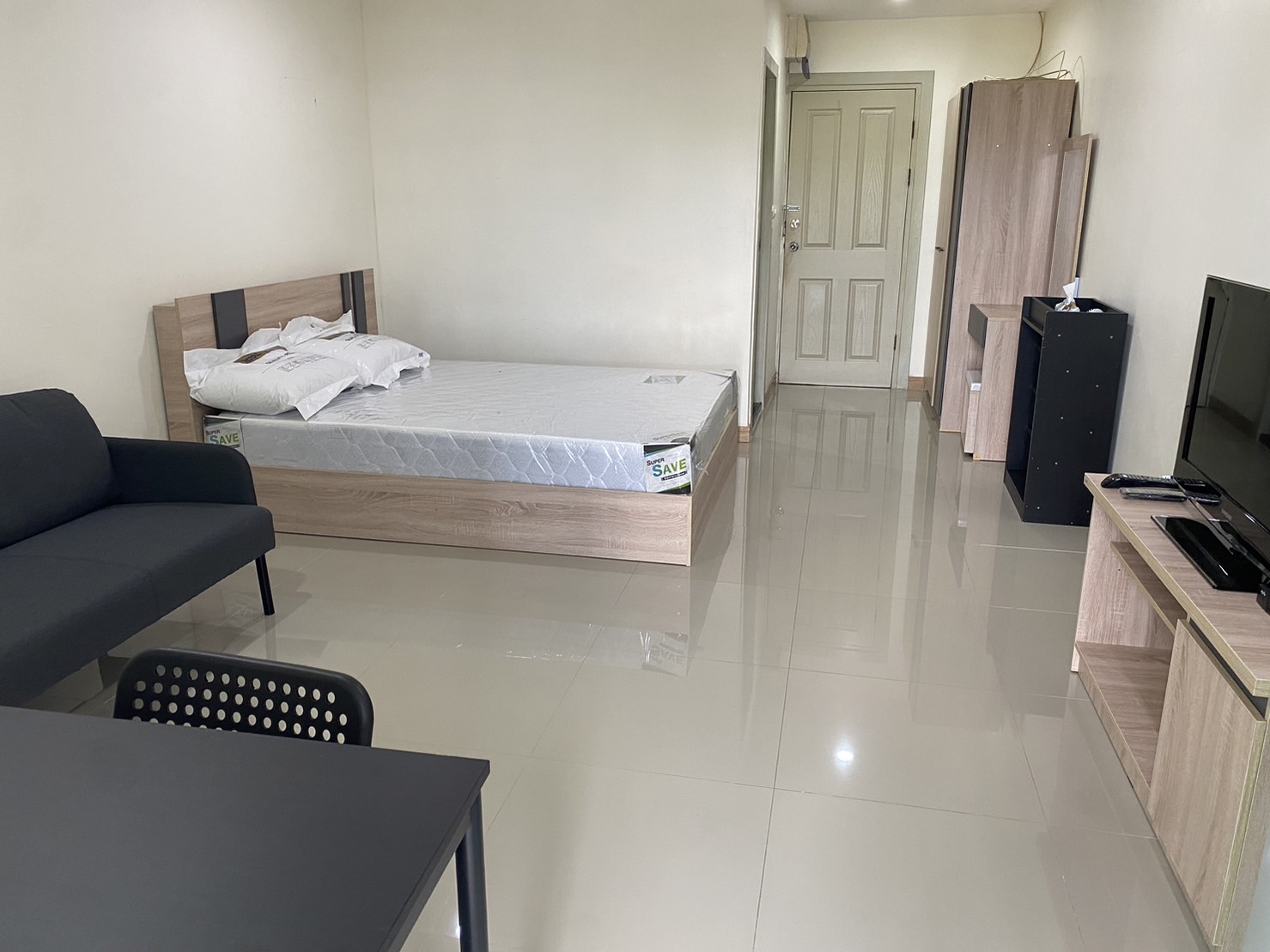 ให้เช่าคอนโด Regent Home 14 Sukhumvit 93 (รีเจ้นท์ โฮม 14 สุขุมวิท 93) (BTS บางจาก) 31 ตรม. ห้องสตูดิโอ 1 ห้องนอน 1 ห้องน้ำ ชั้น 4 ห้องครัวแยก มีประตูปิด และมีระเบียงไม่ร้อน