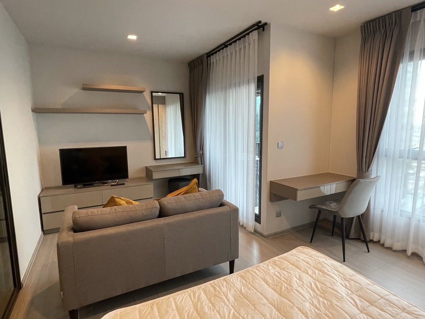 ให้เช่าคอนโด ไลฟ์ อโศก–พระราม 9 / For Rent Life Asoke – Rama 9 (English below)