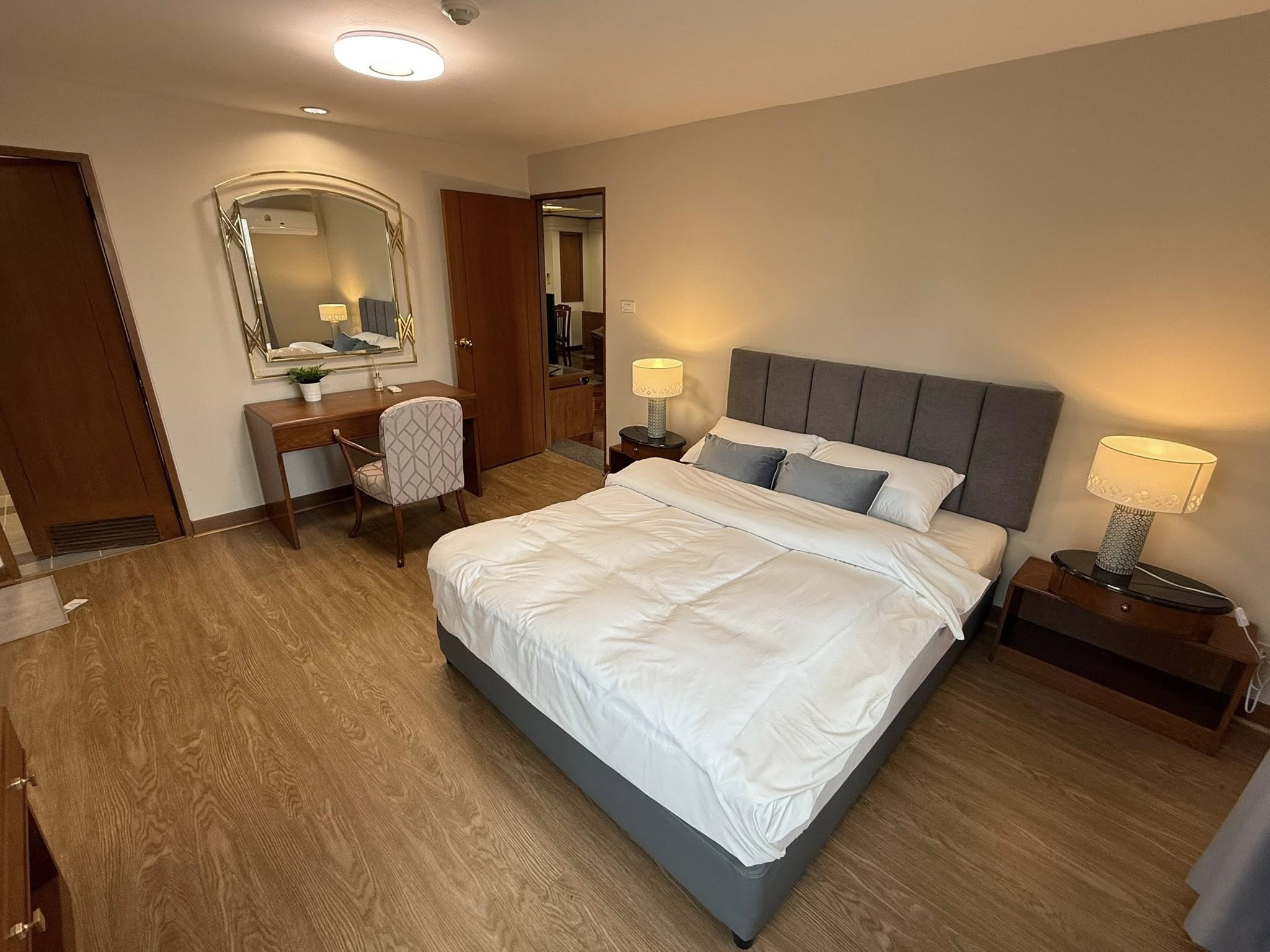 ✨ ให้เช่า United Tower Thonglor (ยูไนเต็ด ทาวเวอร์ ทองหล่อ) ✨คอนโดหรู 2 ห้องนอน ใจกลางทองหล่อ ติดถนนสุขุมวิท 55 (ซอยทองหล่อ 17)