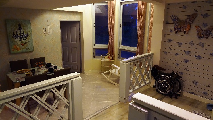 รหัสทรัพย์ 32240 ให้เช่า / ขาย บ้านเดี่ยว 2 ชั้น ใน Brookside Valley Rayong ใกล้ทะเลสาบ ( เดินแค่ 20 วินาที ) เนื้อที่ 105 ตรว. 3 ห้องนอน 2 ห้องน้ำ โซฟาสามารถปรับเป็นเตียงนอนได้