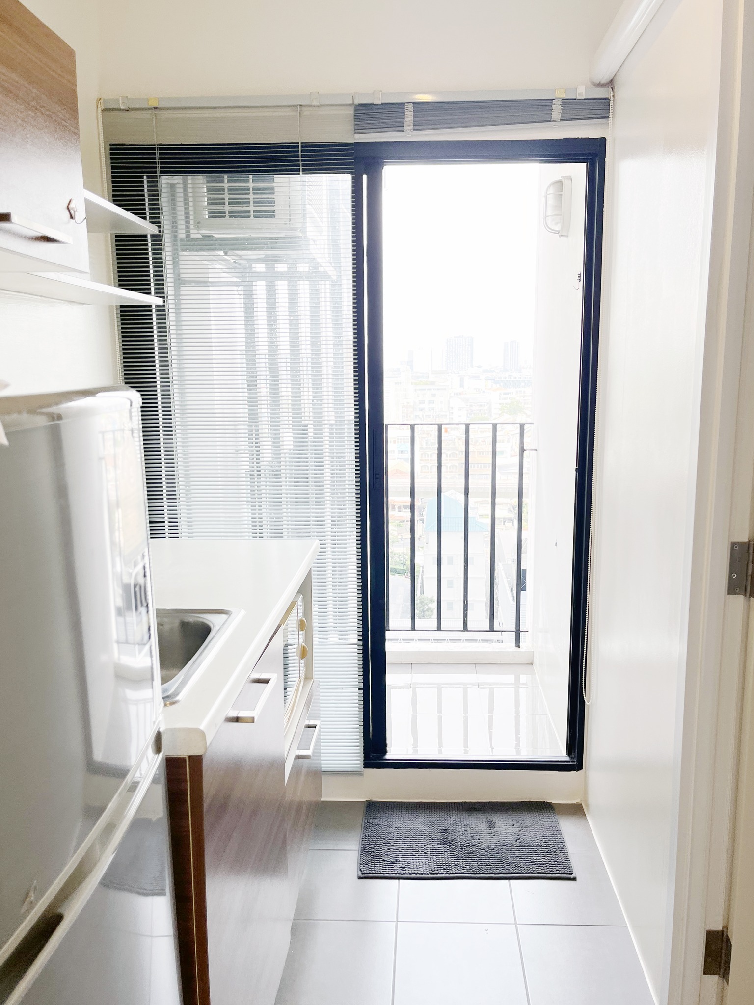 ให้เช่าคอนโด The Tree Interchange : เดอะ ทรี อินเตอร์เชนจ์ ห้องสตูดิโอ ตึก A ชั้น12 เนื้อที่ 30.21 ตรม