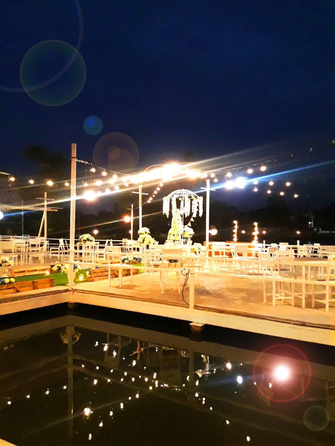 รหัสทรัพย์ 71220 Garden Of Love บริการสถานที่จัดเลี้ยงงานสังสรรค์ในรูปแบบส่วนตัวมีบริการทั้งเรือนแพริมน้ำ