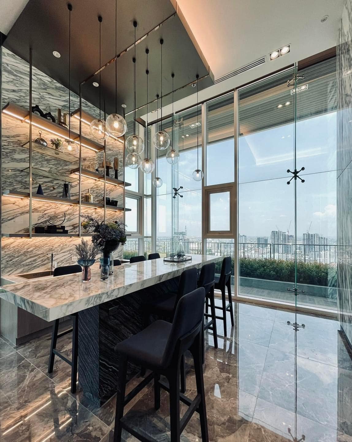 ให้เช่าคอนโด Supalai Veranda Ramkhamhaeng (ศุภาลัย เวอเรนด้า รามคำแหง) - 2 ห้องนอน; 2 ห้องน้ำ; ครัวแยก; ห้องมุม