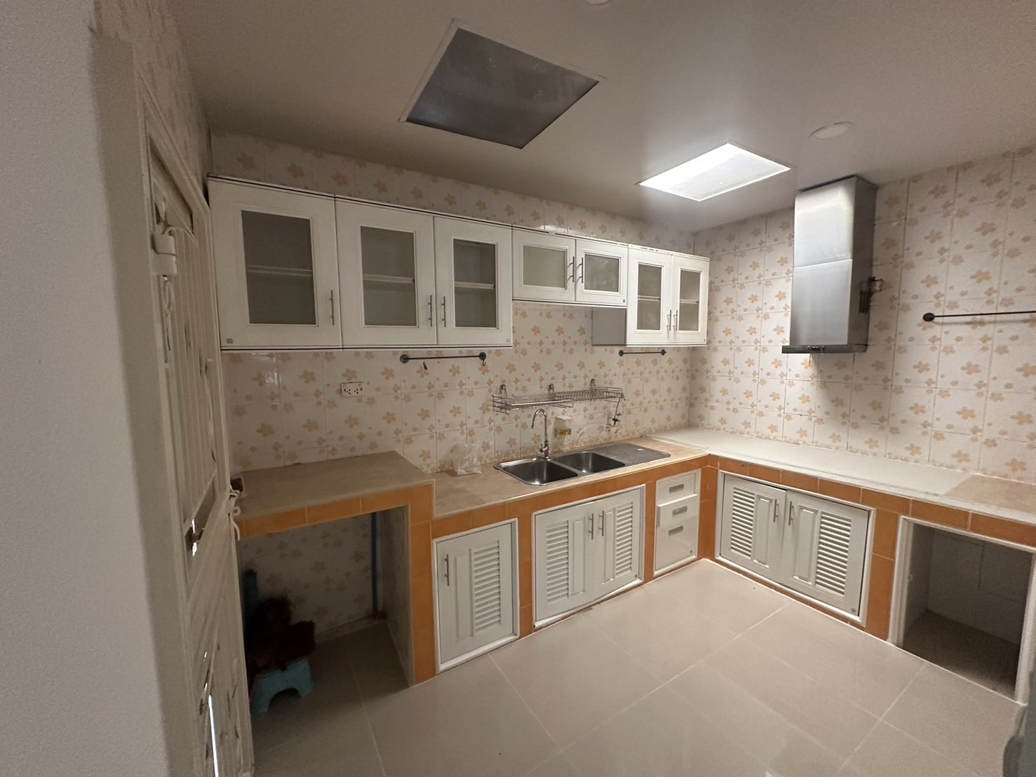 ขายบ้านเดี่ยวรีโนเวทใหม่ทั้งหลัง Baan Fah Piyarom Nesto - บ้านฟ้าปิยรมย์ เนสโต้ ลำลูกกา คลอง 6