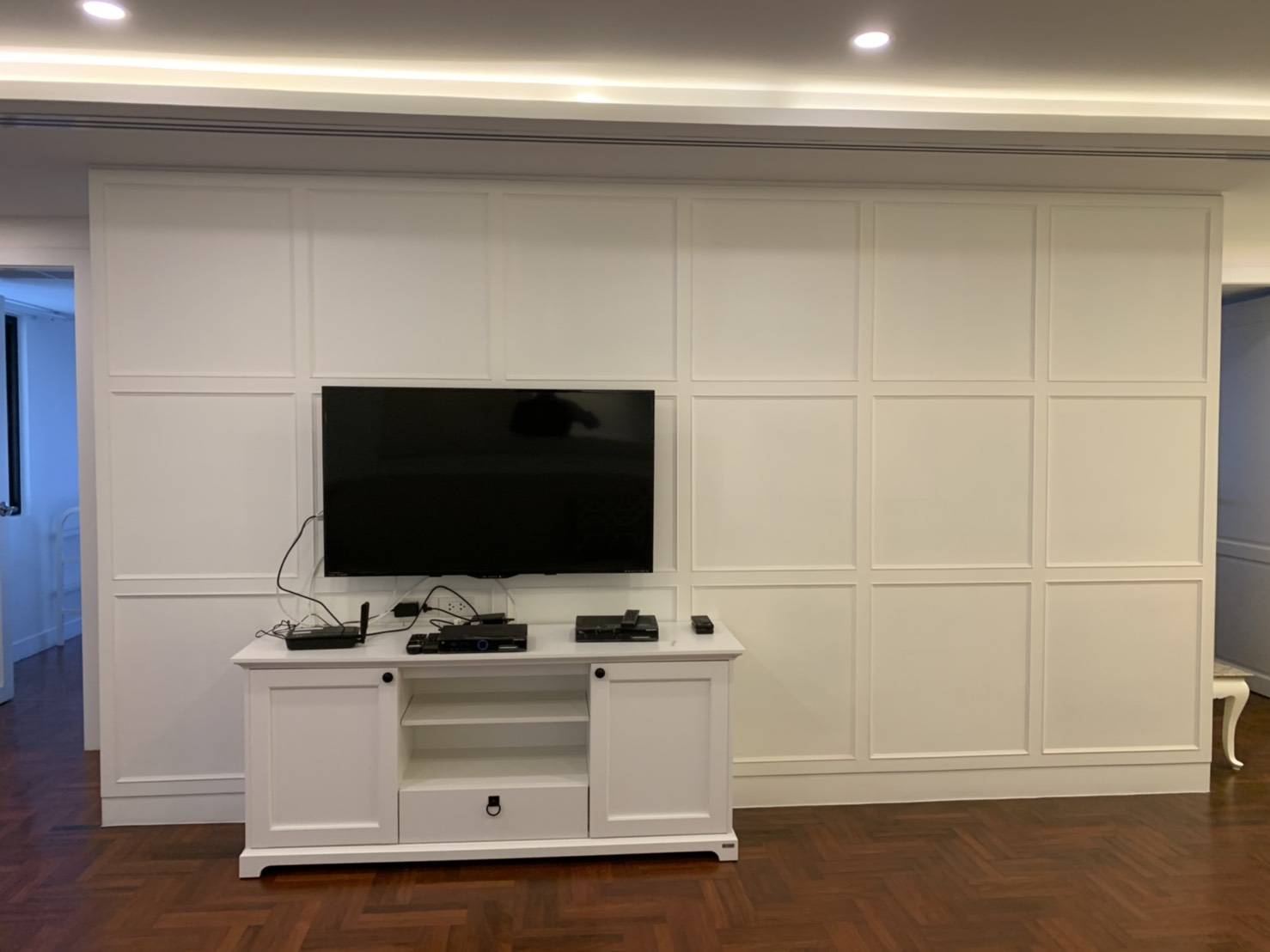 ให้เช่าคอนโด Baan Suanpetch (บ้าน สวนเพชร) 2 ห้องนอน 3 ห้องน้ำ 1 ห้องแม่บ้าน 1 ห้องรับแขก 1 ห้องครัว