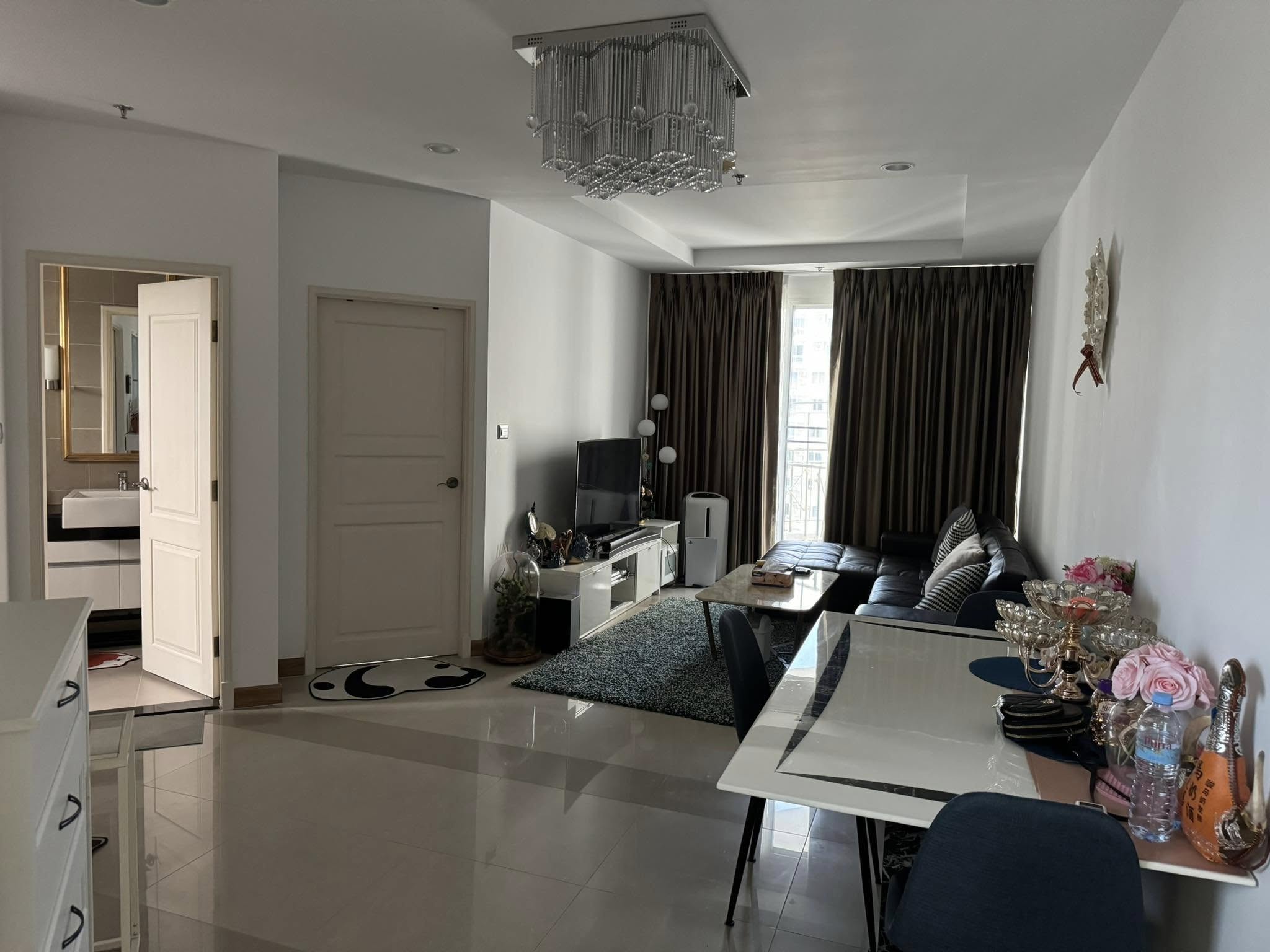 🌟 ให้เช่าหรือขายคอนโด Supalai Wellington 1 (ศุภาลัย เวลลิงตัน 1) 📍 ใกล้ MRT ศูนย์วัฒนธรรมแห่งประเทศไทย เพียง 800 เมตร เดินทางสะดวก ใกล้ห้าง ตลาด และแหล่งของกินมากมาย!