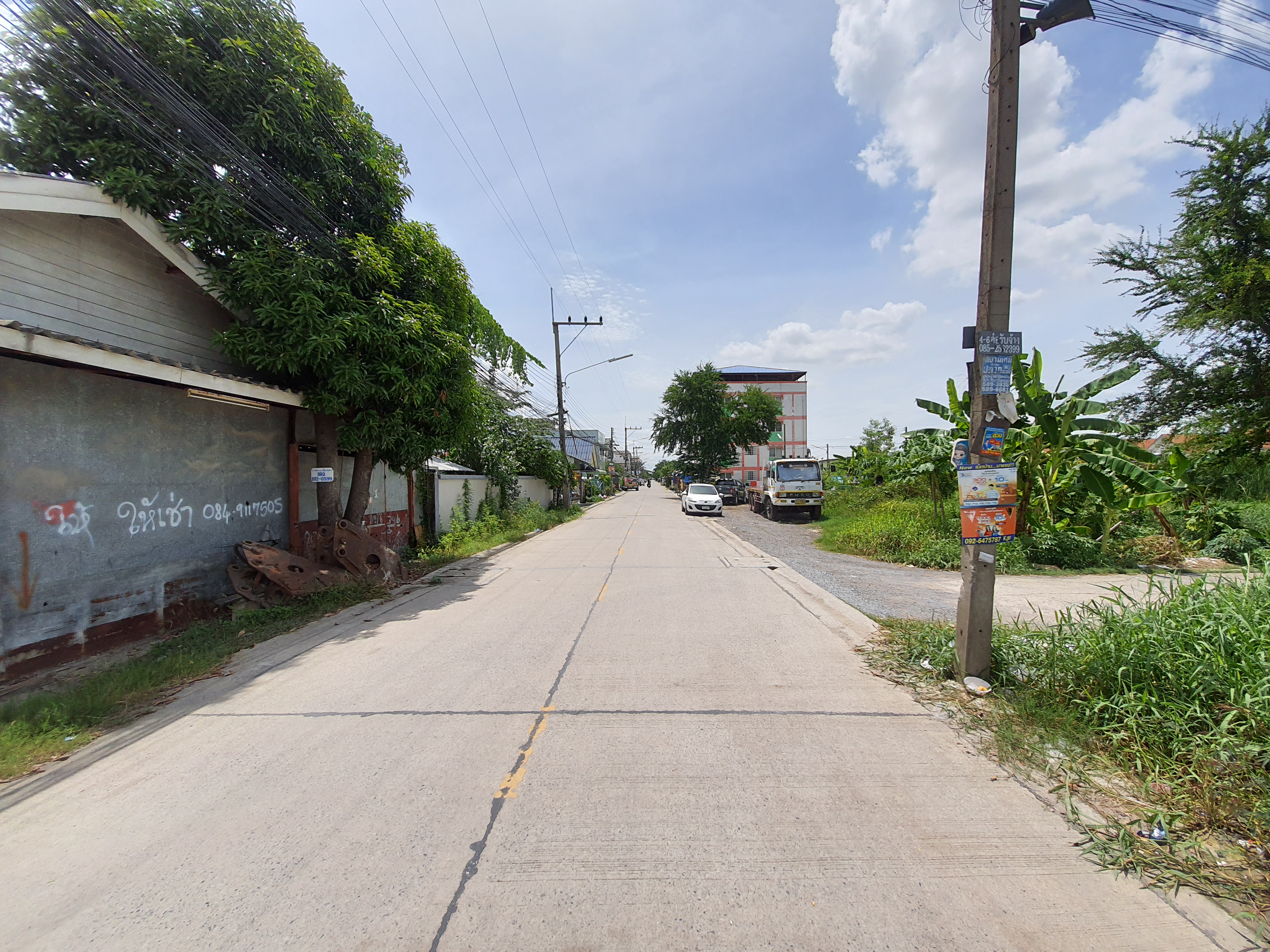 รหัสทรัพย์ 04668 ขายที่ดินถมแล้ว ลำลูกกาคลอง 4 ซอยร่วมสุข 2 ติดถนน 3 ด้าน (ที่ดินรูปสี่เหลี่ยมจัตุรัส) ขนาดพื้นที่ 3 งาน 63 ตรม