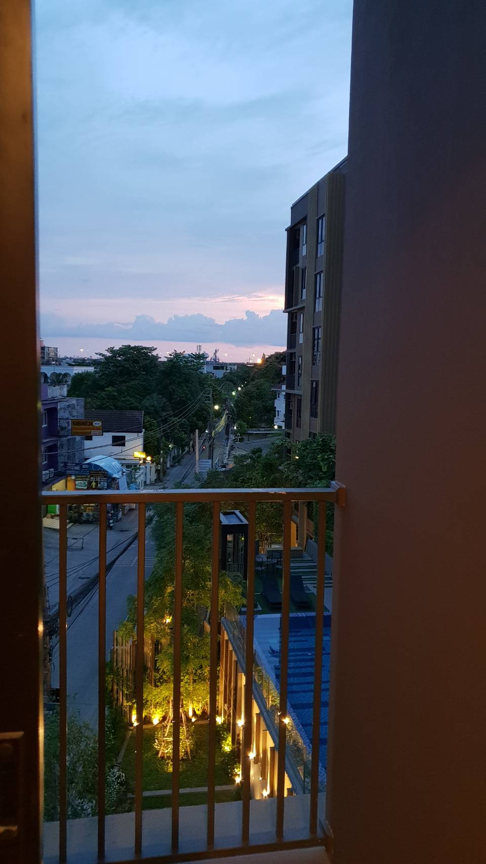 ให้เช่าคอนโด The Tree Onnut Station (เดอะทรี อ่อนนุช สเตชั่น สุขุมวิท 54 ) 1 ห้องนอน 1 ห้องน้ำ