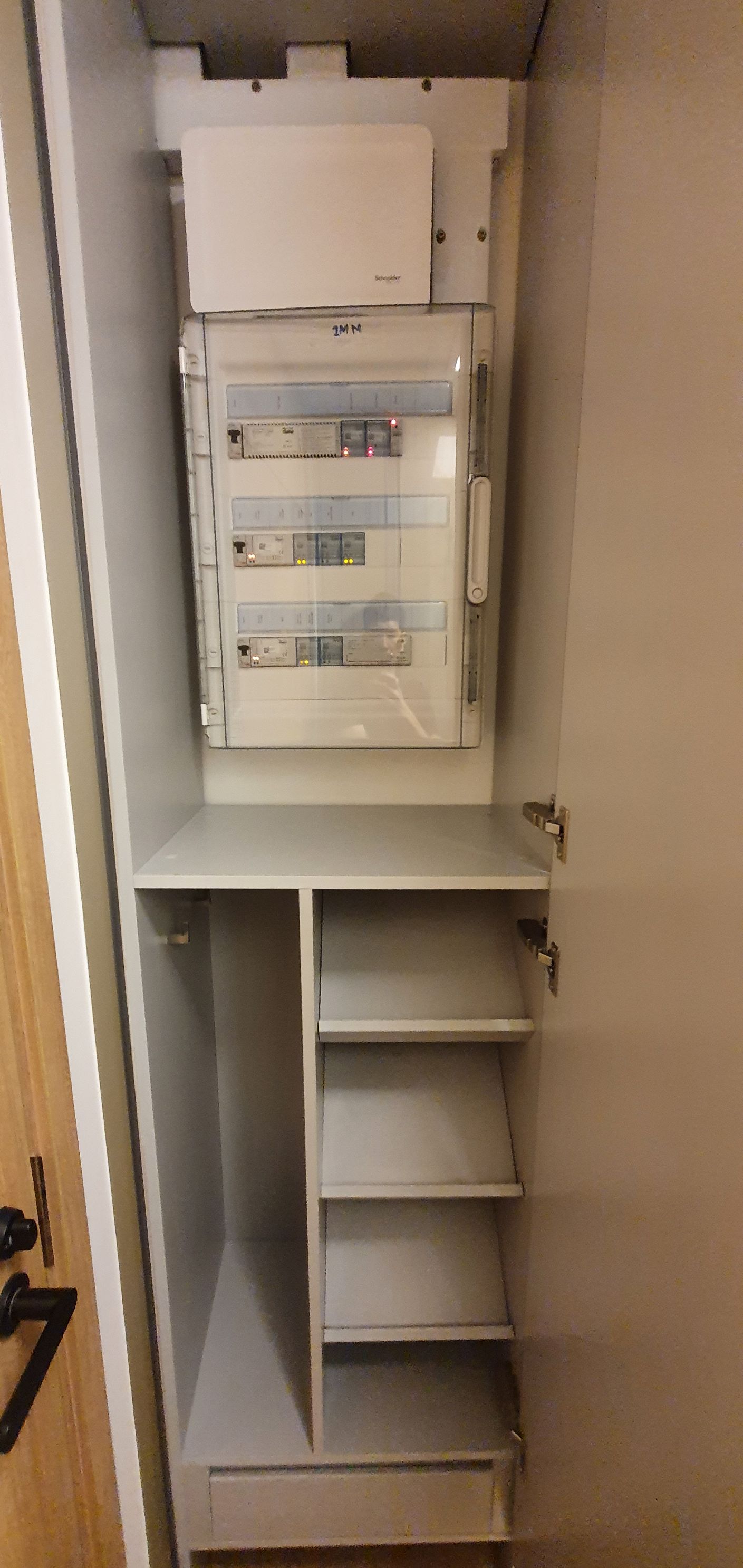 ให้เช่าคอนโด Chalermnit Art De Maison (เฉลิมนิจ อาร์ท เดอ เมซง สุขุมวิท 53) 1 ห้องนอน 1 ห้องน้ำ ขนาด 40 ตรม ห้องตกแต่งพร้อมเข้าอยู่