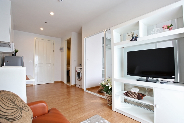 คอนโด พาร์คแลน @ รัชดา – วงศ์สว่าง The Parkland Ratchada-Wongsawang มีห้องให้เลือกหลายห้อง ราคาค่าเช่าตั้งแต่ 12,000 – 15,000 บาท/เดือน ห้องสตูดิโอ 1 ห้องนอน ชั้น วิว เลือกได้ตามต้องการ