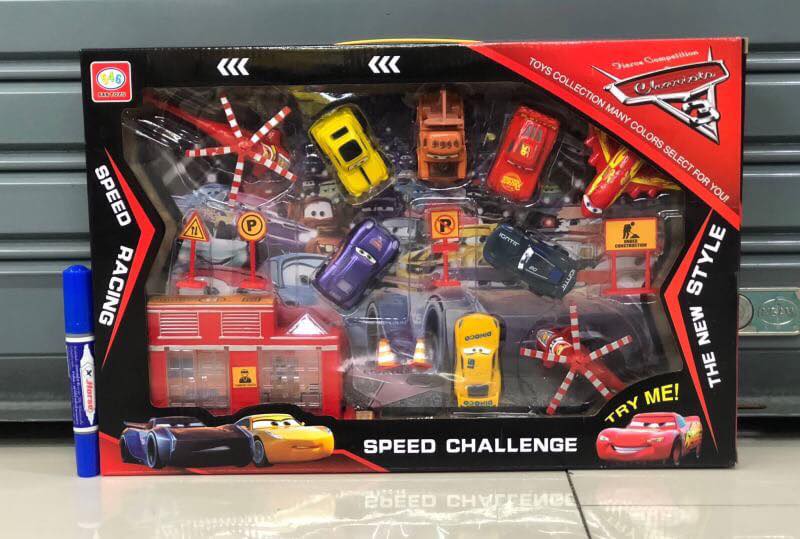 Disney Cars 2 no.546-9D รถ 7 คันพร้อมกรวย อาคารใหม่ (พลาสติก)