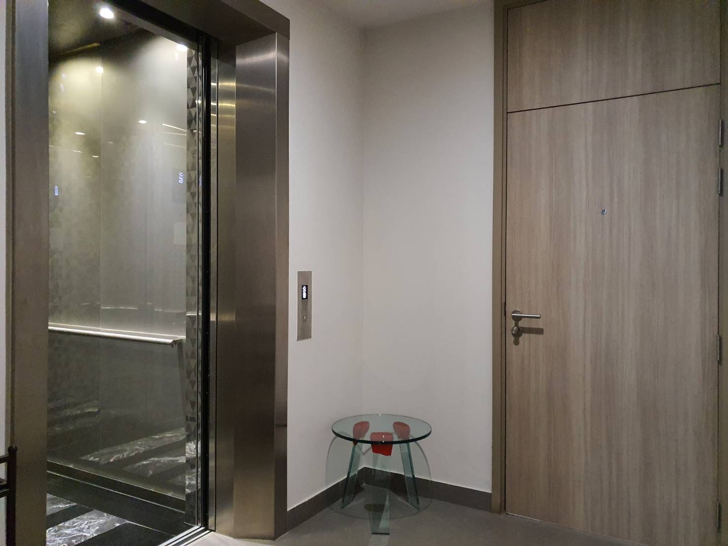 ขายคอนโด Noble Ploenchit (โนเบิล เพลินจิต) 1 ห้องนอน 1 ห้องน้ำ ขนาด 49.81 sq.m.