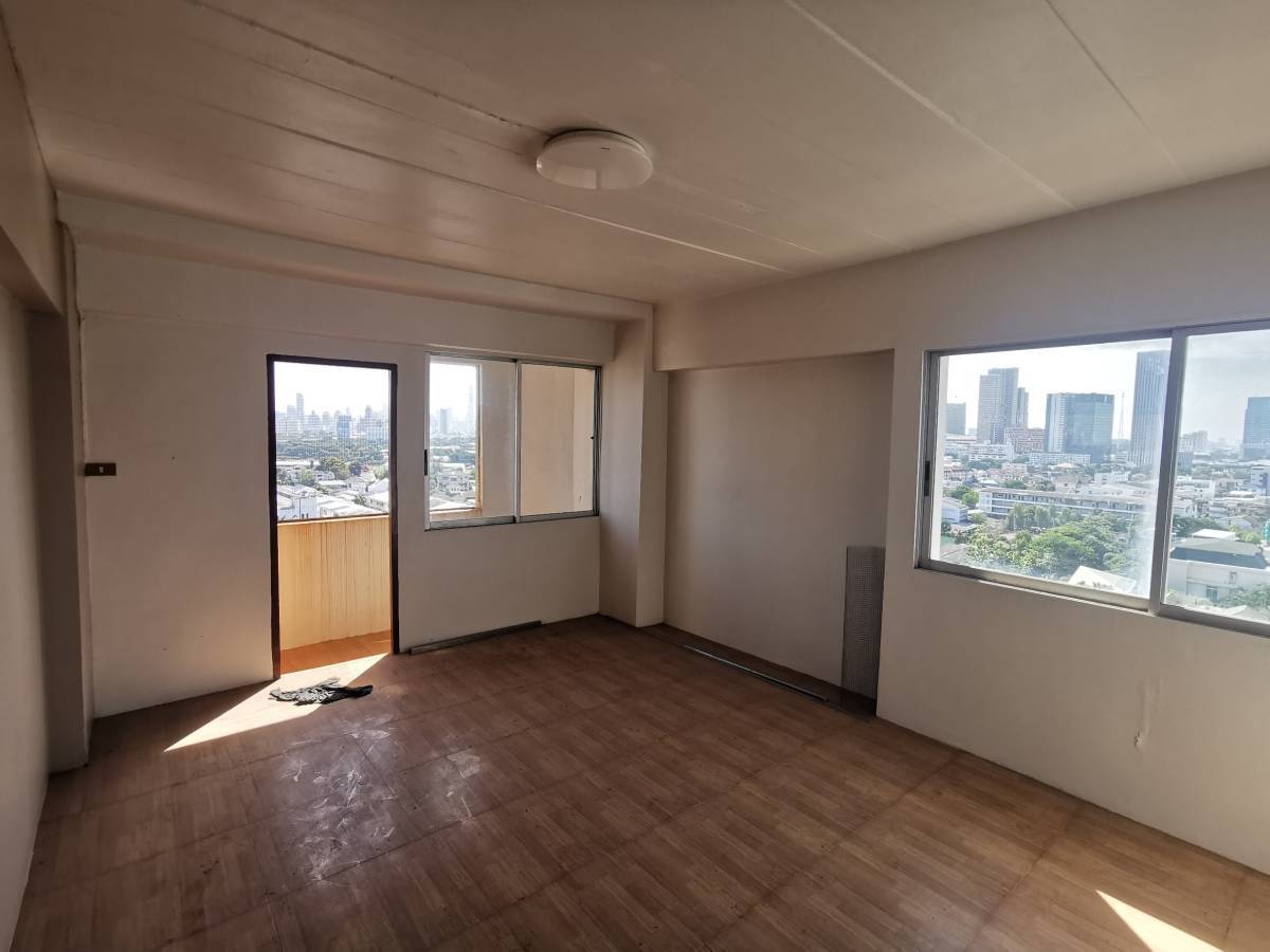 ขายคอนโด J.C.ทาวน์เวอร์อินทารมะ ซอย 10 ใกล้ BTS สะพานควายเพียง 1.7 กม. ห้องมุม ทำเลดี ราคาโดน เพียง 1,120,000 บาท