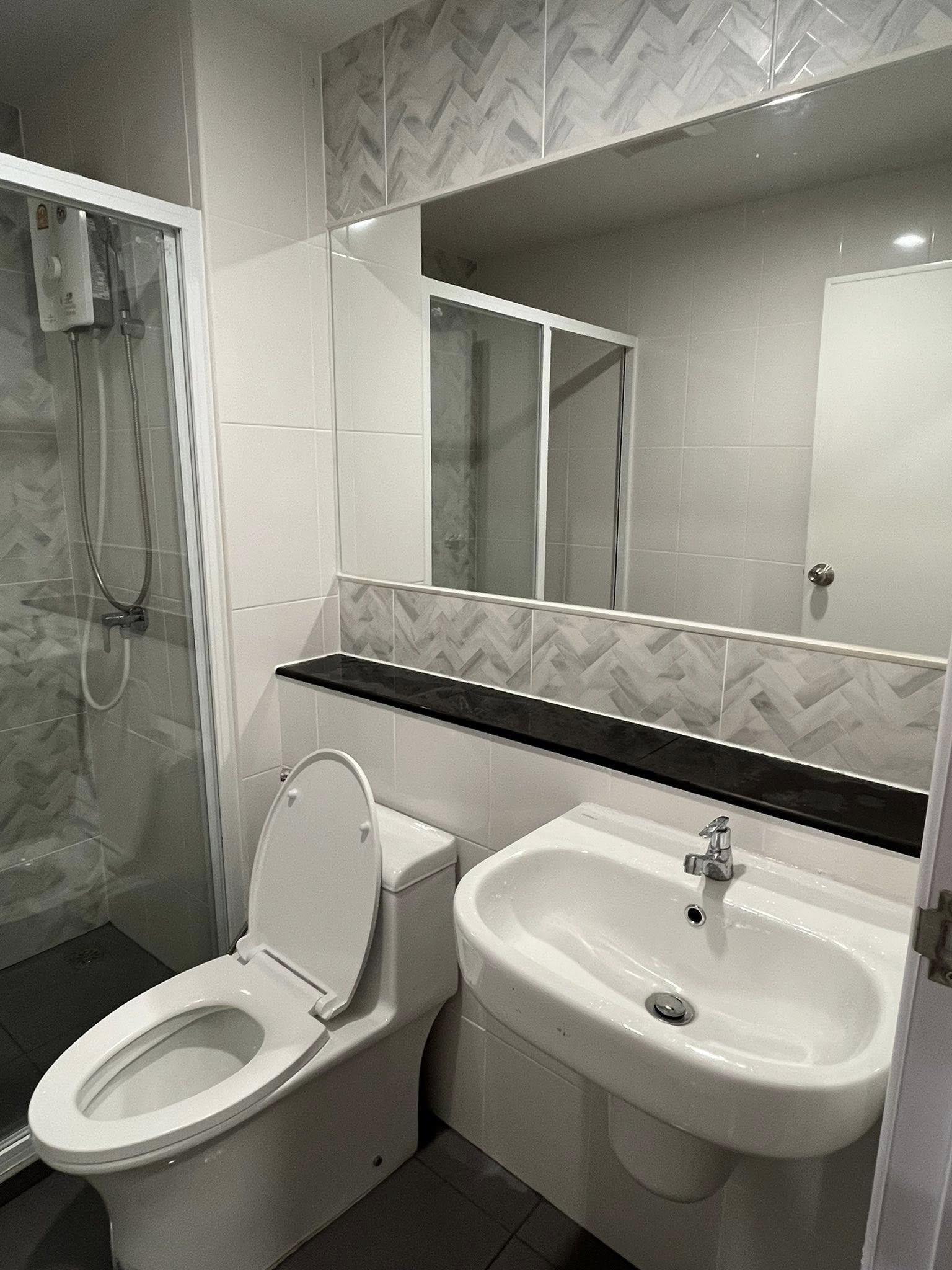 ให้เช่าคอนโดใหม่มือหนึ่ง Regent Home Bangna (รีเจ้นท์ โฮม บางนา) — ตึกใหม่ ชั้นสูง วิวสวย พร้อมเข้าอยู่