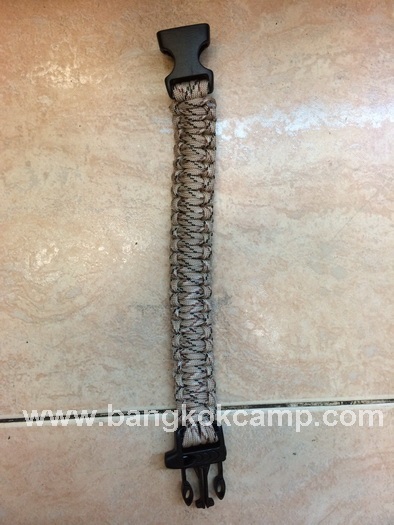 สายรัดข้อมือ (สีดำ) PARACORD BRACELET ถักจากเชือกพาราคอด PARACORD550 รับน้ำหนักได้550ปอนด์ รุ่นใหม่มี นกหวีด