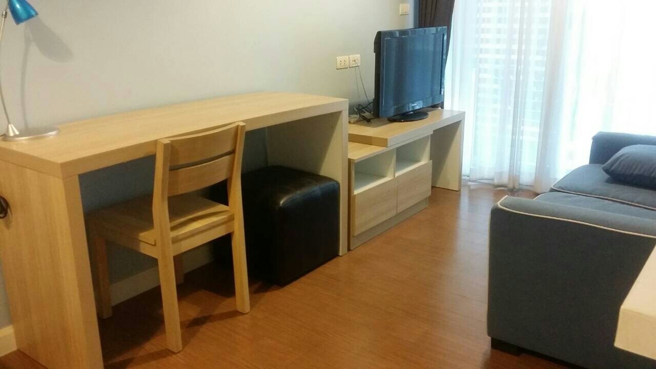 ให้เช่าคอนโด เอ สเปซ เพลย์ รัชดา- สุทธิสาร ห้องริมสระว่ายน้ำ ขนาด 48 ตรม. 1 Bedroom ตึกเอ ริมสระว่ายน้ำ ตกแต่งสวยพร้อมเข้าอยู่