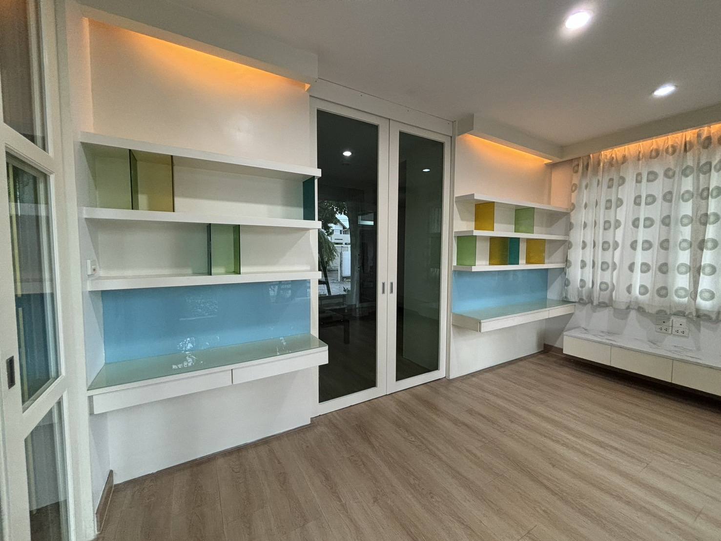 🏡 ให้เช่าบ้านเดี่ยวหรู หมู่บ้านบ้านลาดพร้าว Exclusive 📍 ถนนเลียบด่วนเอกมัย–รามอินทรา (ตรงข้าม The Crystal Park)