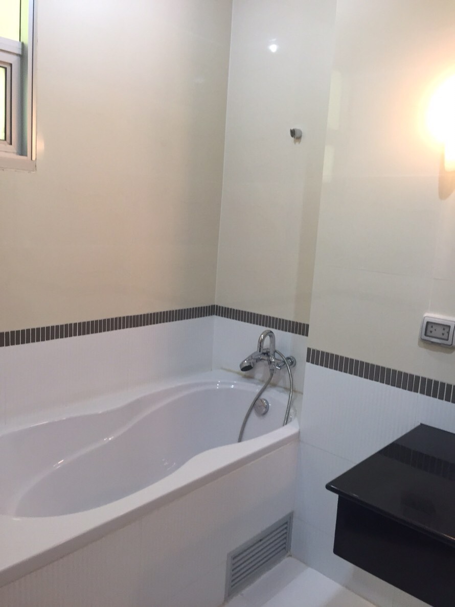 ให้เช่าคอนโด Baan Klang Krung Siam-Pathumwan (บ้าน กลาง กรุง สยาม-ปทุมวัน) 2 ห้องนอน 2 ห้องน้ำ
