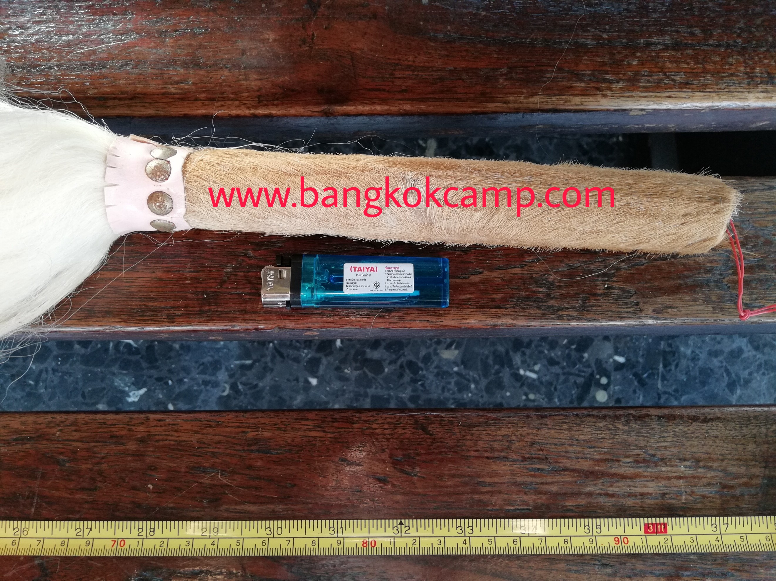 แส้ขนจามรีแท้ ด้ามหนัง​ ใหม่เก่าเก็บ ไม่ผ่านการใช้ (1) ขนสีขาว หายาก