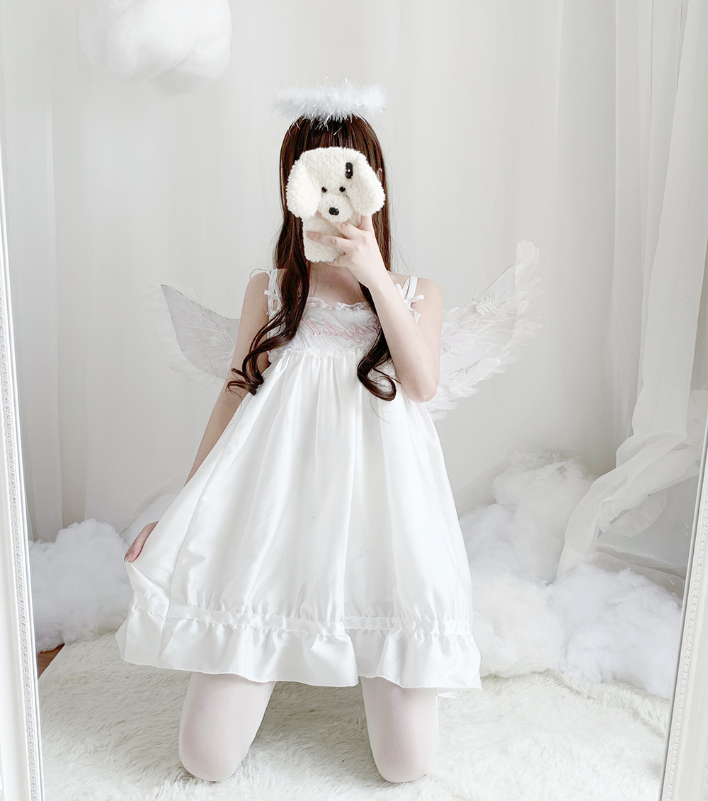 พรีออเดอร์ : เดรสสีขาวสายเดี่ยวน่ารักๆ จั๊มใต้อก ทรงปล่อย