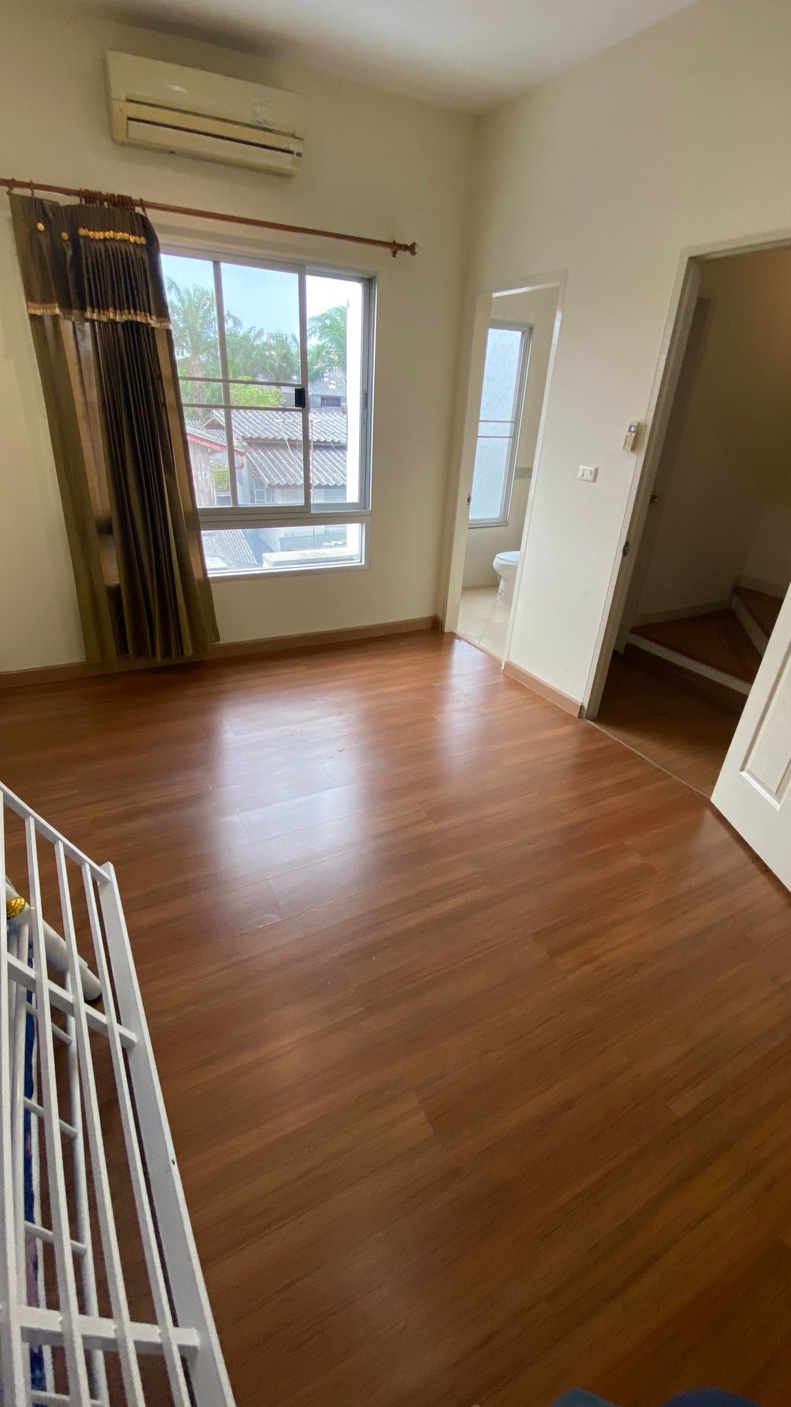 ขาย / ให้เช่า ทาวน์โฮม ,โฮมออฟฟิศ 3 ชั้น โครงการ Baan Klang Muang The Royal Monaco Srinakarin-Pattanakarn