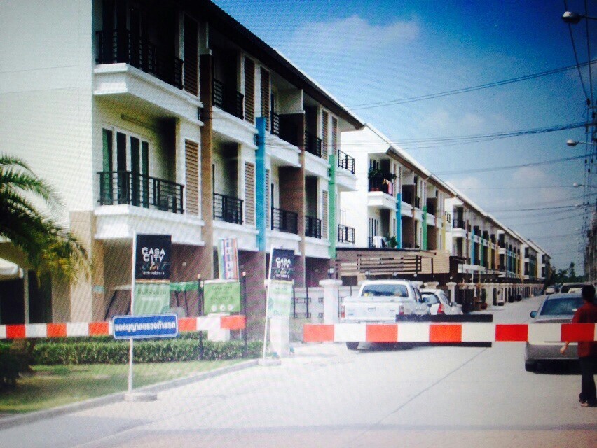 ขายทาวโฮมน์ 3 ชั้น โครงการหมู่บ้านคาซ่าซิตี้ 2 ใกล้ทางด่วนรามอินทรา – เอกมัย หมู่บ้านอยู่